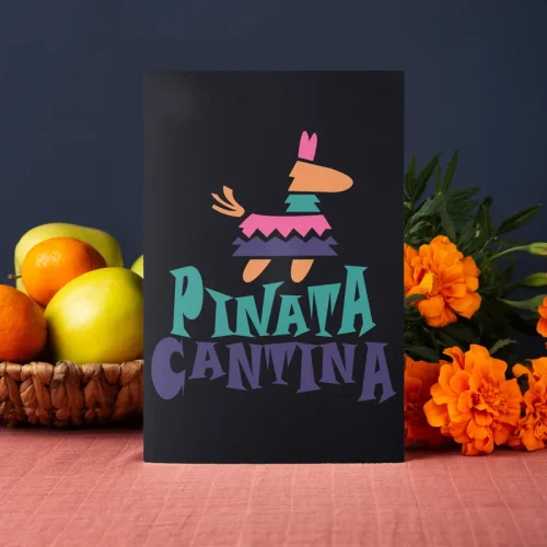 mockup pour creation identité visuelle projet fictif Pinata Cantina